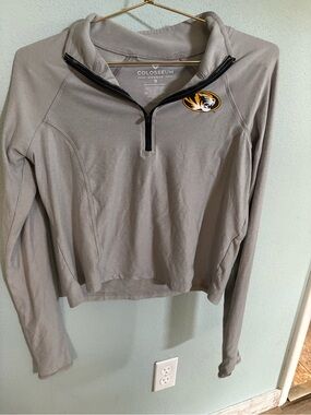Colosseum Women’s Gray Quarter-Zip Pullover Sweater